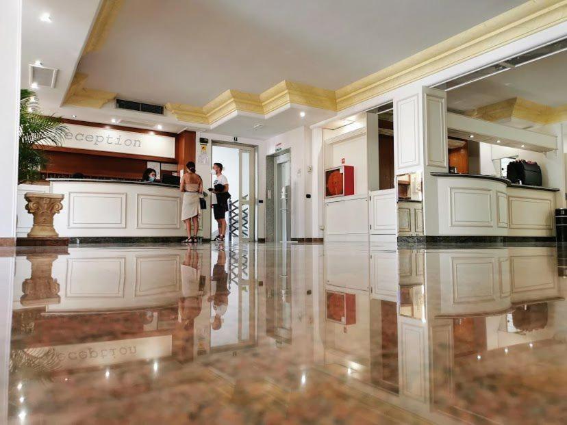 Porto Cesareo Hotel Eksteriør billede