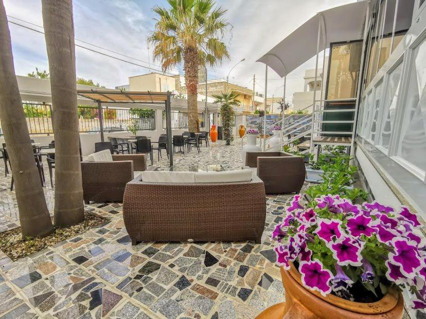 Porto Cesareo Hotel Eksteriør billede