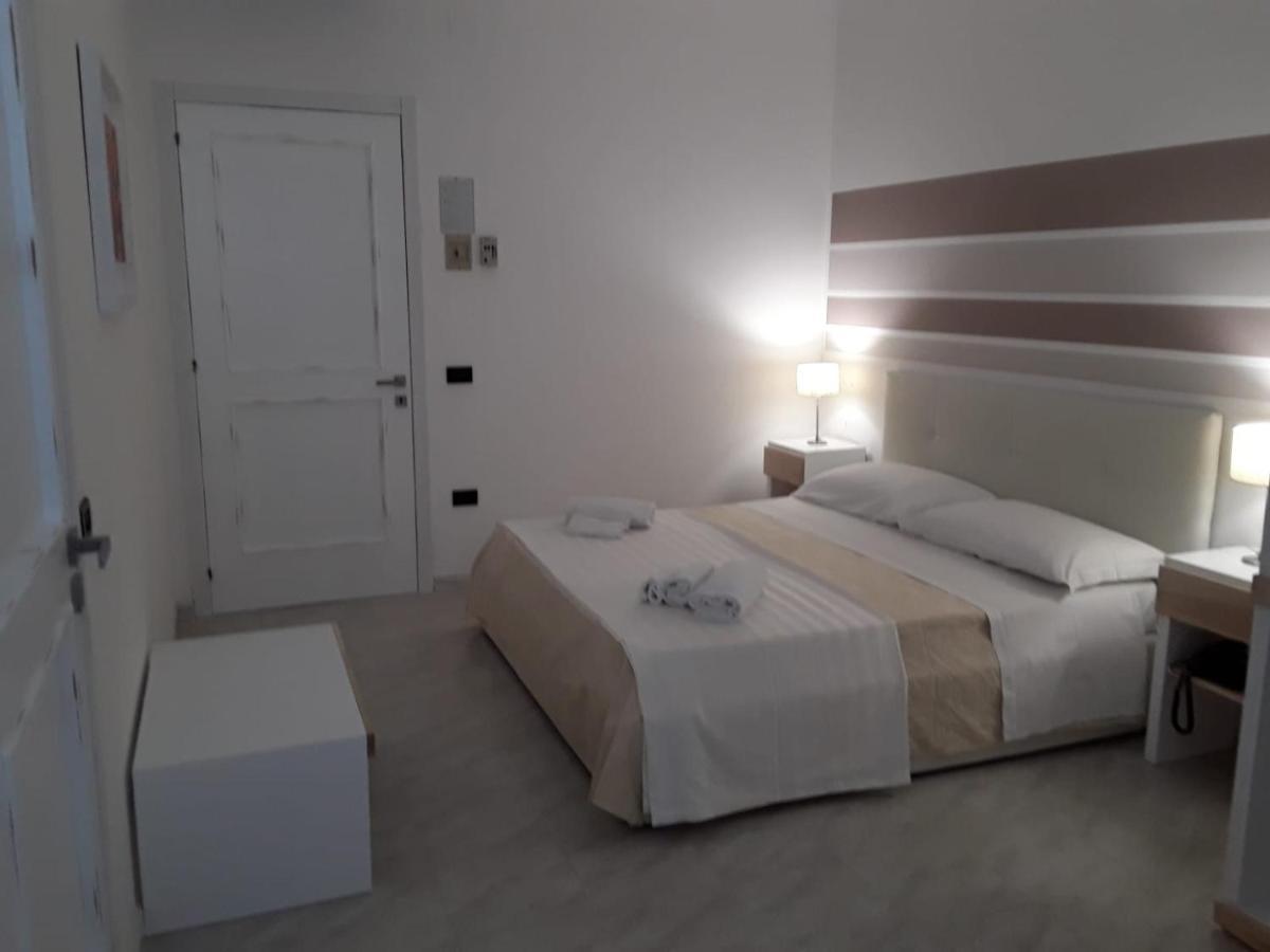 Porto Cesareo Hotel Eksteriør billede