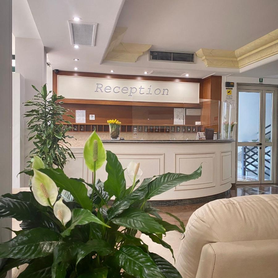 Porto Cesareo Hotel Eksteriør billede